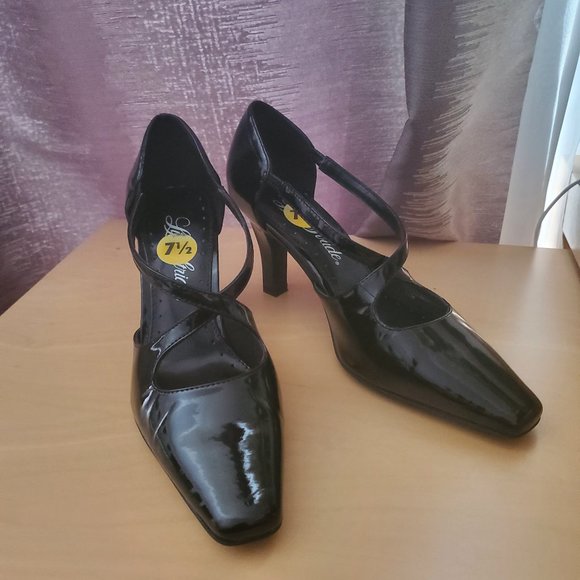 Black Life Stride Heels - Picture 1 of 2